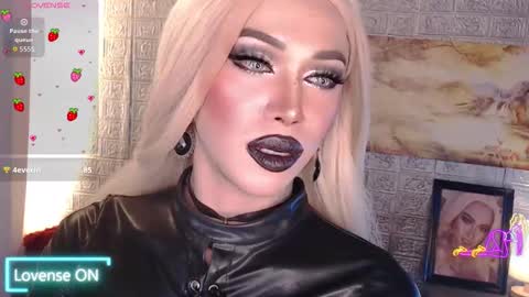 Amanda online show from November 20, 2025, 6:51 pm