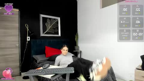 valentina_herrrera online show from June 5, 2026, 4:35 pm