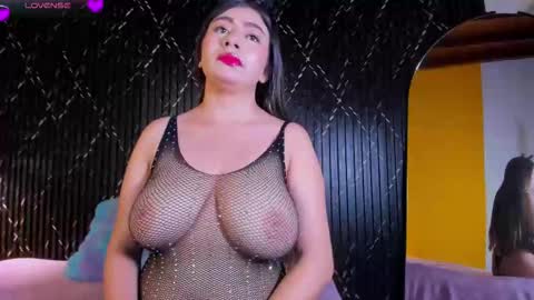 Snapshot of valentina_lux1 chatting on October 4, 2025, 7:12 pm Valentina online show from October 4, 2025, 7:12 pm