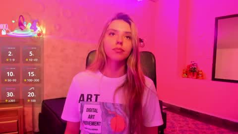 Snapshot of valentina_red18 chatting on April 4, 2026, 4:37 pm Valentina online show from April 4, 2026, 4:37 pm