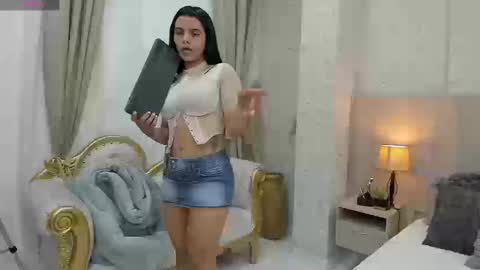   online show from September 19, 2025, 9:37 pm