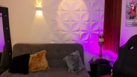 Snapshot of valentina_xx69 chatting on December 3, 2024, 5:23 pm Valentina online show from December 3, 2024, 5:23 pm