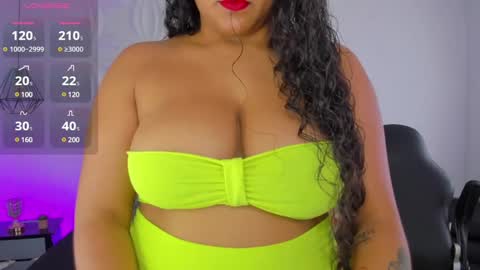 Snapshot of valentina_xx69 chatting on March 10, 2025, 5:18 pm Valentina online show from March 10, 2025, 5:18 pm