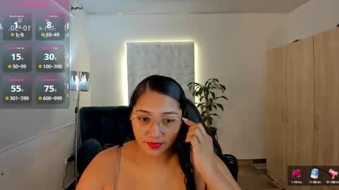 Snapshot of valentina_xx69 chatting on October 17, 2025, 2:08 pm Valentina online show from October 17, 2025, 2:08 pm