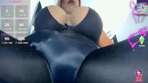 valentinabigcock23 online show from October 11, 2025, 8:07 pm
