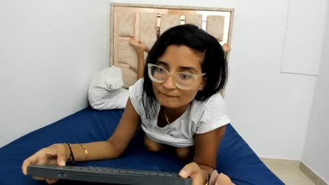 Valentina online show from December 17, 2024, 4:00 pm