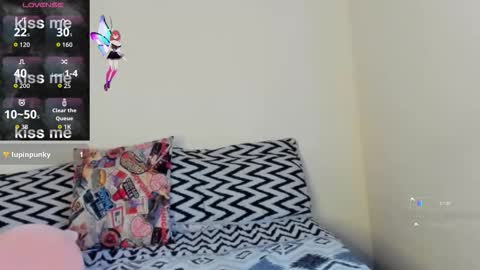 valentinamarti online show from November 10, 2025, 5:56 pm