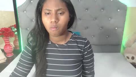 valentina vega online show from November 21, 2025, 6:01 am