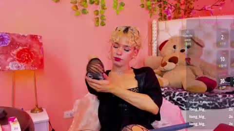 valentinee_xo online show from June 14, 2026, 4:20 pm