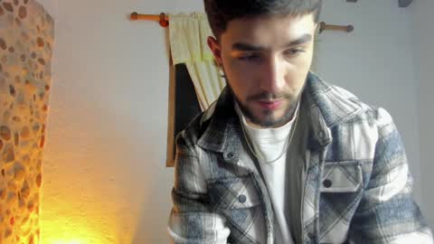 valentino online show from December 29, 2024, 11:50 pm