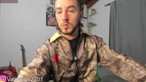 valentino online show from December 21, 2025, 1:13 am