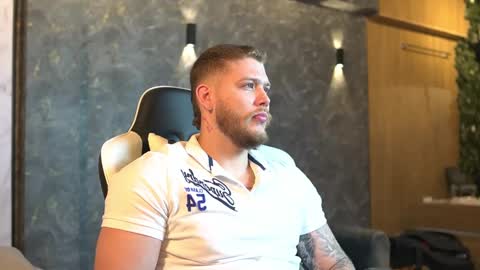 Valentino Ferrari online show from September 23, 2025, 2:03 am