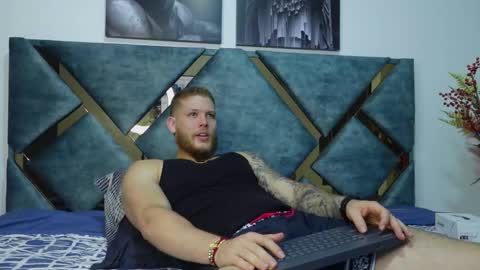 Valentino Ferrari online show from October 23, 2025, 2:00 am