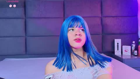 valentino moon online show from January 12, 2026, 2:50 am