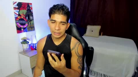 VALENTINO MOURA online show from March 5, 2025, 12:11 pm