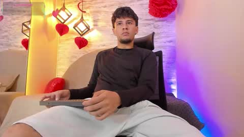 Snapshot of valentino_russo chatting on February 17, 2026, 1:07 pm VALENTINO online show from February 17, 2026, 1:07 pm