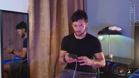 Valentino online show from December 22, 2025, 9:01 pm