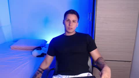 VALENTINO online show from February 10, 2026, 11:09 pm