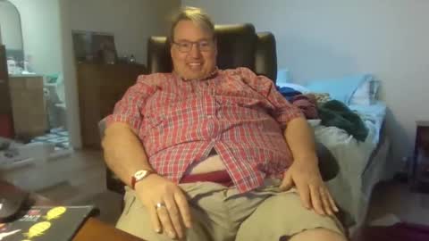 Snapshot of valenwren chatting on October 21, 2025, 5:24 pm Wren V. online show from October 21, 2025, 5:24 pm