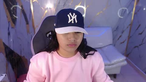 valeri_harpers4 online show from September 16, 2025, 2:07 pm