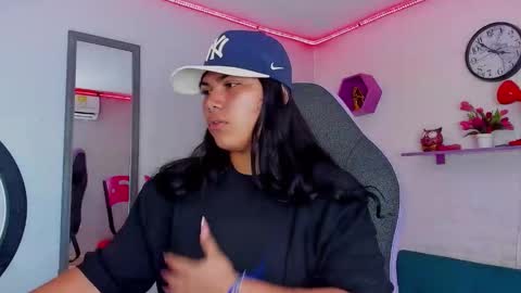 valeri_harpers4 online show from October 1, 2025, 4:24 pm