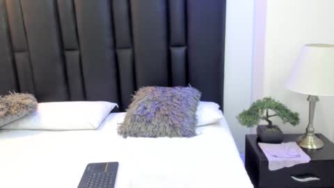 valeri_tafur online show from January 29, 2025, 10:48 am