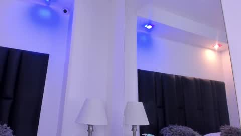 valeri_tafur online show from February 11, 2025, 2:02 pm