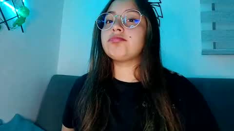 valeria online show from September 12, 2025, 5:18 am
