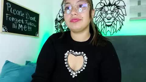 valeria online show from October 8, 2025, 12:08 am