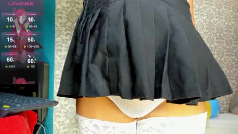 Costume lover online show from April 17, 2026, 7:17 pm