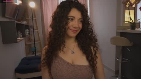 Snapshot of valeria_rosses chatting on May 16, 2026, 5:45 pm Valeria online show from May 16, 2026, 5:45 pm