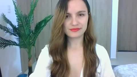 valeriafrannco online show from January 27, 2025, 6:09 am