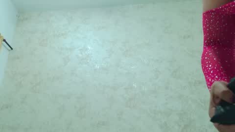 valeriarosee_ online show from June 4, 2026, 3:23 am