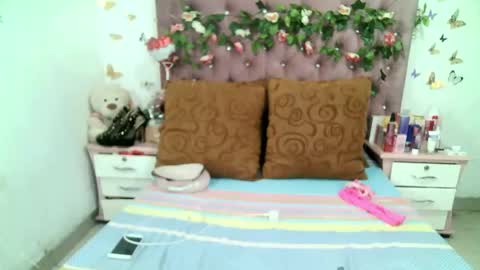 La valerie26 online show from November 24, 2025, 12:38 pm