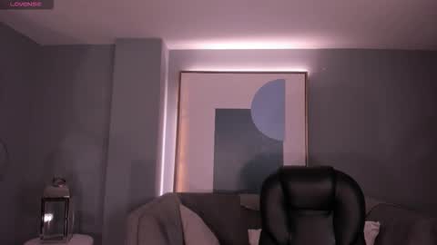 Snapshot of valeriavelvet chatting on March 20, 2026, 12:21 pm Vale online show from March 20, 2026, 12:21 pm