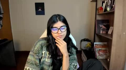 Snapshot of valerie__sky chatting on March 4, 2025, 2:17 am Val online show from March 4, 2025, 2:17 am