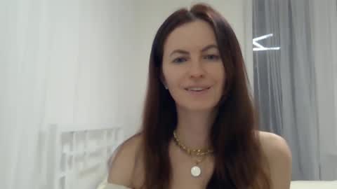 valerie_rose777 online show from December 21, 2024, 10:40 pm