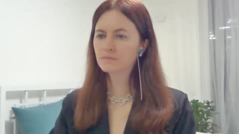 valerie_rose777 online show from February 1, 2025, 6:40 pm