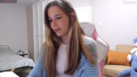 Snapshot of valeriebubbles chatting on September 8, 2025, 10:09 pm Valerie online show from September 8, 2025, 10:09 pm