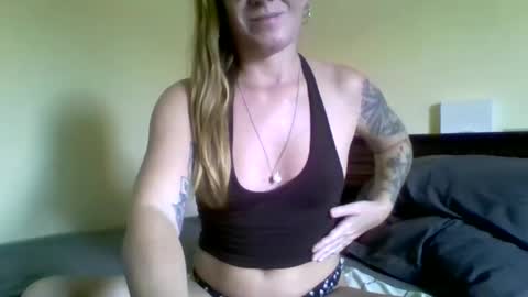 Snapshot of valerieohh chatting on January 5, 2025, 2:17 am OhhValerie online show from January 5, 2025, 2:17 am
