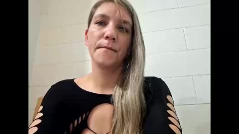 ValerieRayne online show from March 21, 2026, 5:23 am