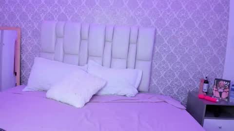 valeriesaint online show from March 25, 2026, 10:49 pm