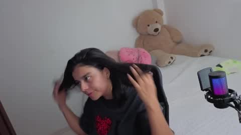 Snapshot of valerihouse_ chatting on June 3, 2026, 1:30 am valerihouse_ online show from June 3, 2026, 1:30 am
