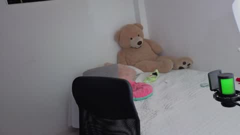 Snapshot of valerihouse_ chatting on June 18, 2026, 12:55 am valerihouse_ online show from June 18, 2026, 12:55 am