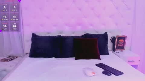 valeria111111 online show from October 9, 2025, 12:03 pm