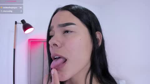 Cris  online show from November 14, 2025, 1:26 am