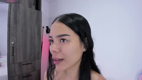 Cris  online show from February 10, 2026, 6:56 pm