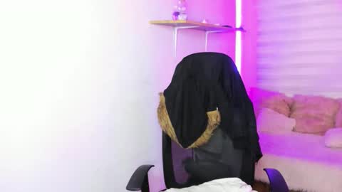 valery_bonnet1 online show from November 10, 2025, 11:37 pm