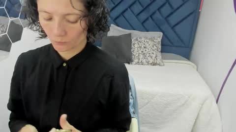 VALERY MORE online show from November 25, 2025, 12:27 pm