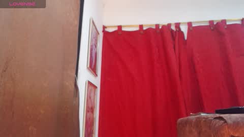 valery_smolls22 online show from February 8, 2026, 8:45 pm